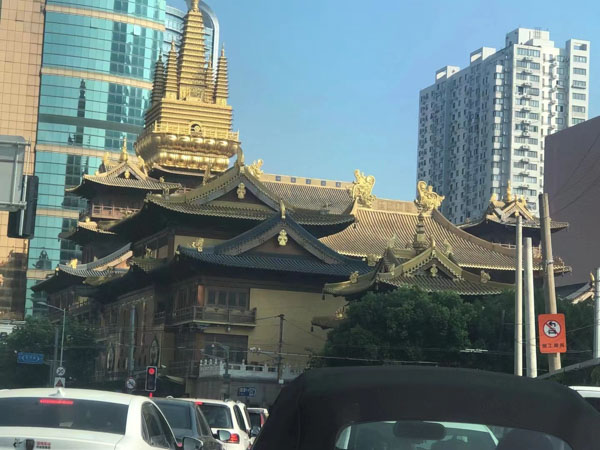 故意殺人后又拿走被害人財物的行為如何定性？上海經濟犯罪律師來回答