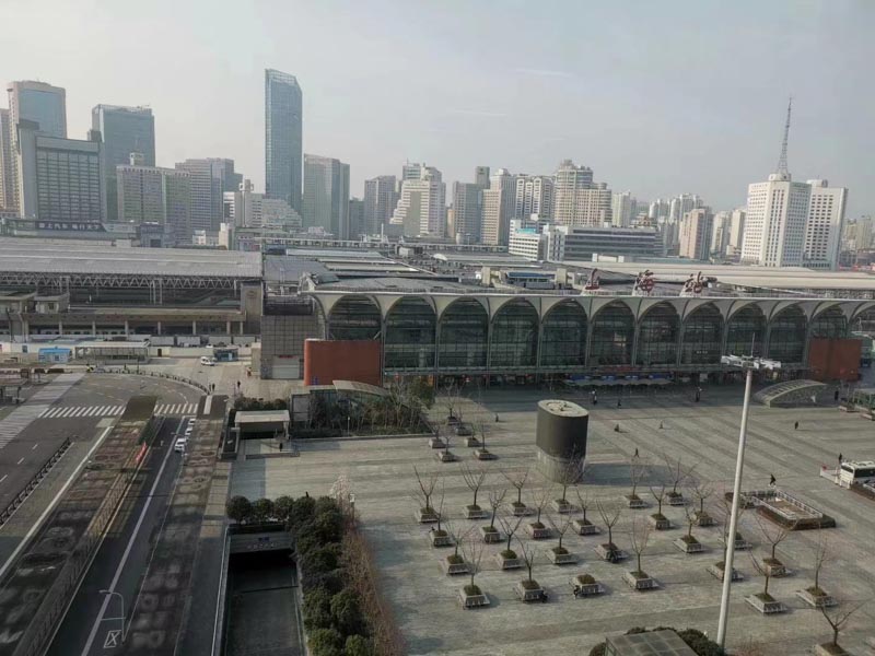 報(bào)警但未承認(rèn)自己實(shí)施犯罪是否認(rèn)定為自首？崇明刑事律師來(lái)回答